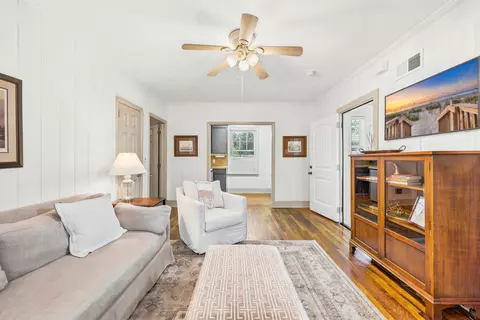 Living - 229 E Bay St, Georgetown, SC 29440 photo 3 of 4