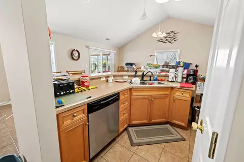 Kitchen - 453 Barton Loop, Myrtle Beach, SC 29579 photo 4 of 4