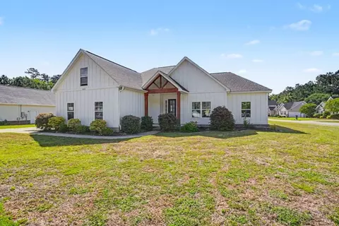 1018 Dublin Dr, Conway, SC 29526