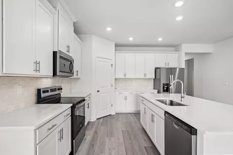 Kitchen - 432 Congaree Ln, Longs, SC 29568 photo 5 of 8