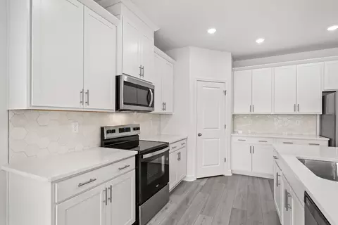Kitchen - 432 Congaree Ln, Longs, SC 29568 photo 6 of 8