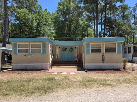 433 E Banks Dr, Murrells Inlet, SC 29576