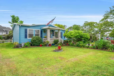 120 Queens Rd, Little River, SC 29566