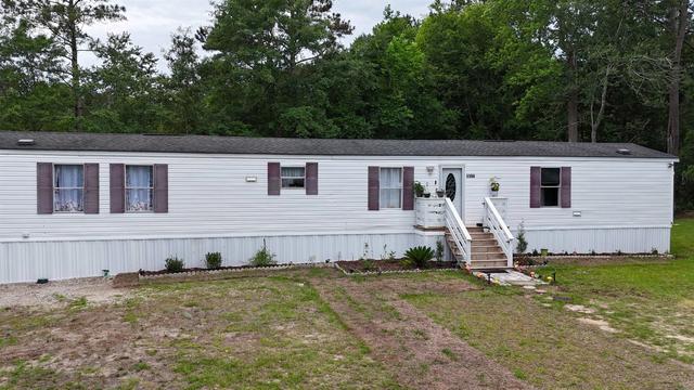 1194 Rainbow Dr, Loris, SC 29569