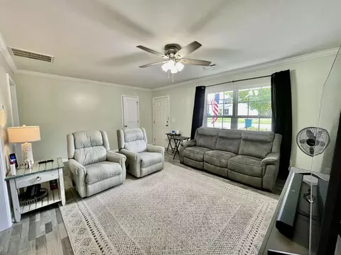 Living - 101 Winding Path Dr, Loris, SC 29569 photo 1 of 3