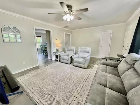 Living - 101 Winding Path Dr, Loris, SC 29569 photo 2 of 3