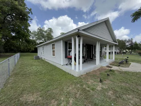 521 Bond St, Georgetown, SC 29440
