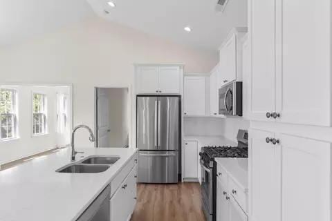 Kitchen - 503 Grain Field Dr, Georgetown, SC 29440 photo 4 of 6