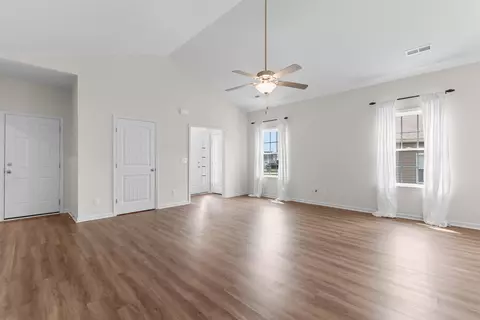 Living - 503 Grain Field Dr, Georgetown, SC 29440 photo 2 of 4