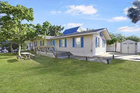 4610 Seaview St, North Myrtle Beach, SC 29582