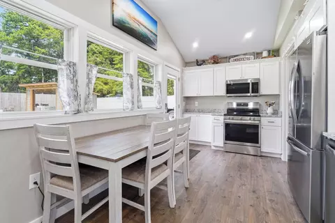 Kitchen - 1406 Winddrift Ct, Surfside Beach, SC 29575 photo 4 of 8