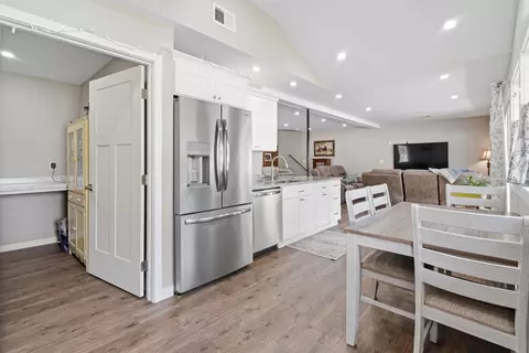 Kitchen - 1406 Winddrift Ct, Surfside Beach, SC 29575 photo 7 of 8