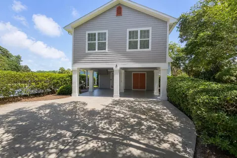 816 11th Ave N, Surfside Beach, SC 29575