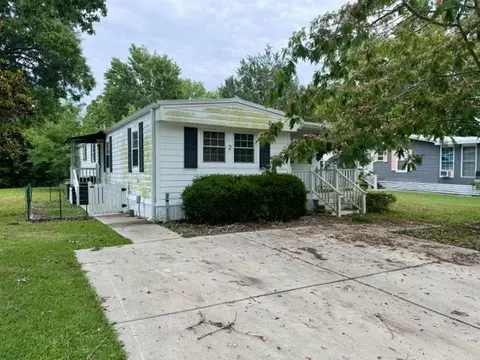 2 Dover St, Murrells Inlet, SC 29576
