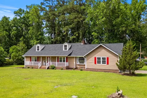 4935 Meadow St, Loris, SC 29569