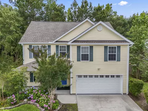 136 Molinia Dr, Murrells Inlet, SC 29576