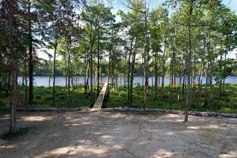 598 Comanche Dr, Georgetown, SC 29440