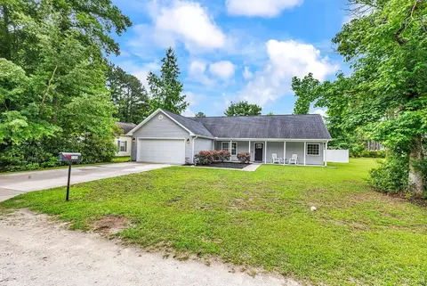 5630 Dinkler Ave, Loris, SC 29569
