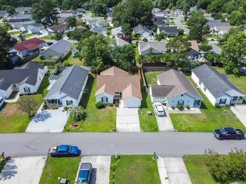 1004 Autumn Dr, Murrells Inlet, SC 29576