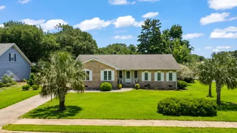 7600 Driftwood Dr, Myrtle Beach, SC 29572