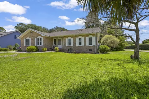 7600 Driftwood Dr, Myrtle Beach, SC 29572
