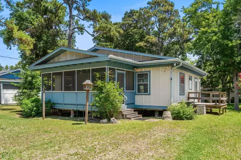 504 36th Ave S, North Myrtle Beach, SC 29582