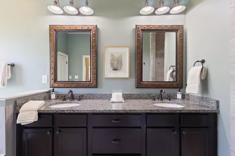 Bath - 809 Bluffview Dr, Myrtle Beach, SC 29579 photo 2 of 4