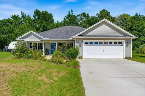 225 Fox Hunt Pl, Galivants Ferry, SC 29544