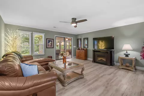 Living - 105 Hickory Dr, Conway, SC 29526 photo 2 of 2