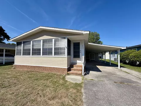 542 Oceanside Dr, Surfside Beach, SC 29575