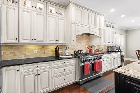 Kitchen - 9785 Anchor Dr, Longs, SC 29568 photo 5 of 7