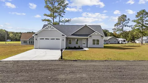 1904 Blue Bird Rd, Loris, SC 29569