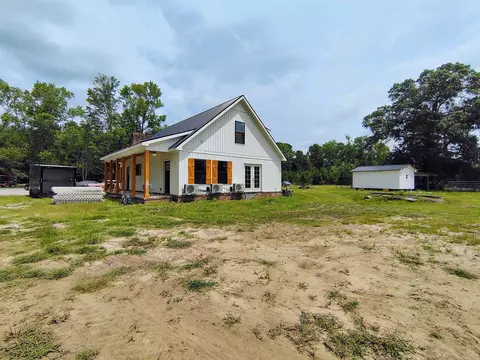 735 Hemingway Rd, Longs, SC 29568