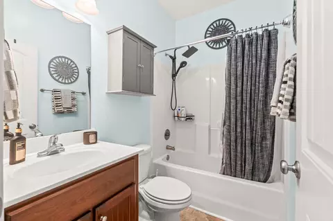 Bath - 205 Maple Oak Dr, Conway, SC 29526 photo 4 of 4