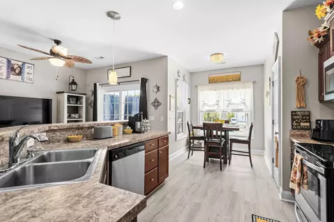 Kitchen - 205 Maple Oak Dr, Conway, SC 29526 photo 2 of 2