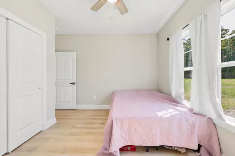 Bedroom - 1900 Blue Bird Rd, Loris, SC 29569 photo 4 of 5