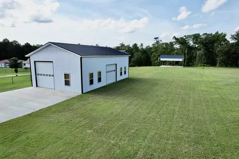 11 Gulley Ln, Salters, SC 29590
