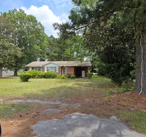 664 Eastland Ave, Kingstree, SC 29556