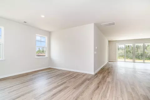 Living - 950 Ireland Dr, Longs, SC 29568 photo 4 of 6