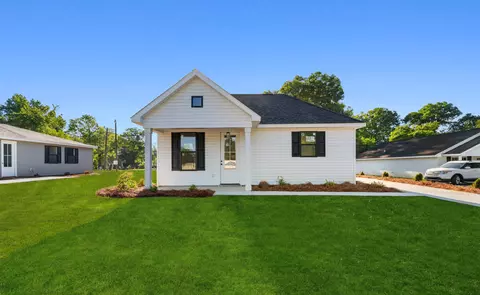 210 N Morgan Ave, Andrews, SC 29510