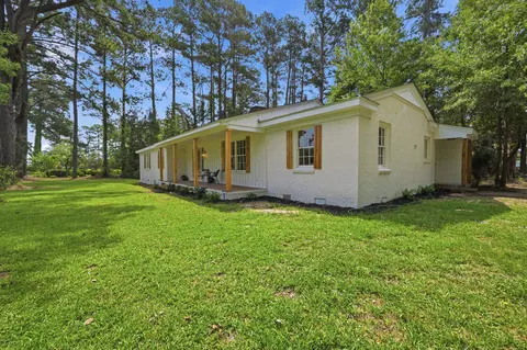 Exterior - 302 Azalea Dr, Mullins, SC 29574 photo 3 of 8