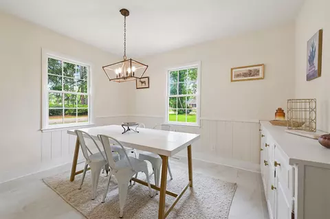 Dining - 302 Azalea Dr, Mullins, SC 29574 photo 1 of 3
