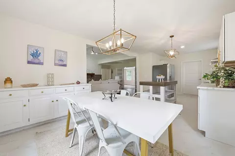 Dining - 302 Azalea Dr, Mullins, SC 29574 photo 2 of 3