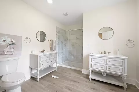 Bath - 302 Azalea Dr, Mullins, SC 29574 photo 1 of 4
