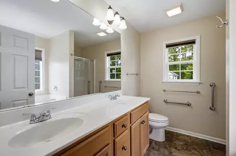 Bath - 1121 Augustus Dr, Conway, SC 29527 photo 3 of 4