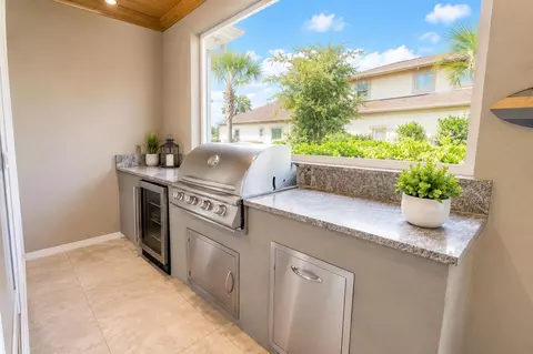 Kitchen - 950 Bluffview Dr, Myrtle Beach, SC 29579 photo 5 of 5