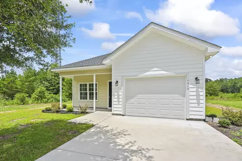 Exterior - 7913 E Highway 19, Loris, SC 29569 photo 3 of 9