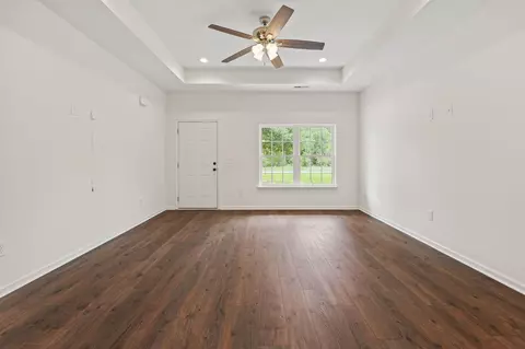 Living - 7913 E Highway 19, Loris, SC 29569 photo 4 of 6