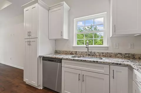 Kitchen - 7913 E Highway 19, Loris, SC 29569 photo 3 of 4