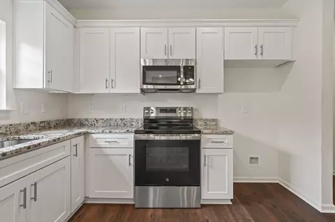 Kitchen - 7913 E Highway 19, Loris, SC 29569 photo 2 of 4